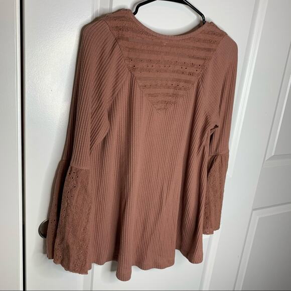 Free People Blush Pink Parisian Nights Bell Sleeve Eyelet Top Size XS - Picture 8 of 8